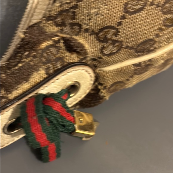 Gucci Tan Monogram canvas Shoulder Bag - Picture 4 of 16
